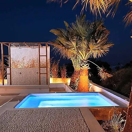 Petri 2* Perivolos (Santorini)